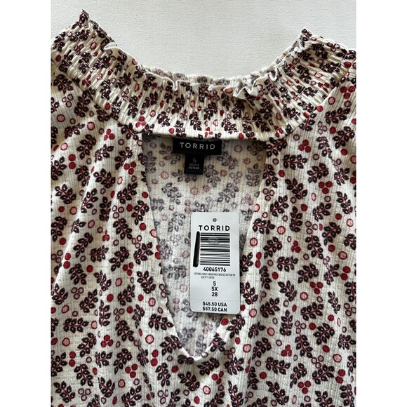 Torrid Textured Jersey Choker Neck Smocked Bottom Top Shirt Blouse 5X 28 NWT - Picture 3 of 10